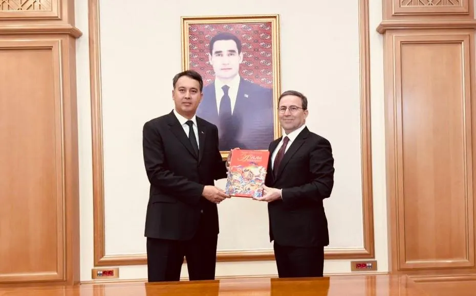 Türkmenistanyň we Azerbaýjanyň ulag-logistika hyzmatdaşlygyny ösdürmegiň ýollaryna garaldy