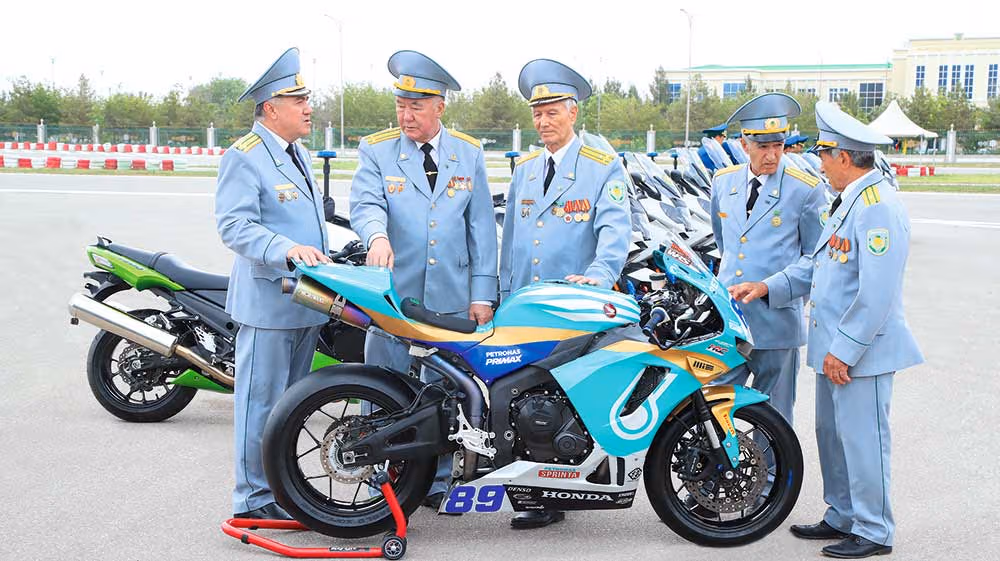 Içeri işler ministrliginiň Sport-ulag merkezi “Honda” sport motoulagyny aldy